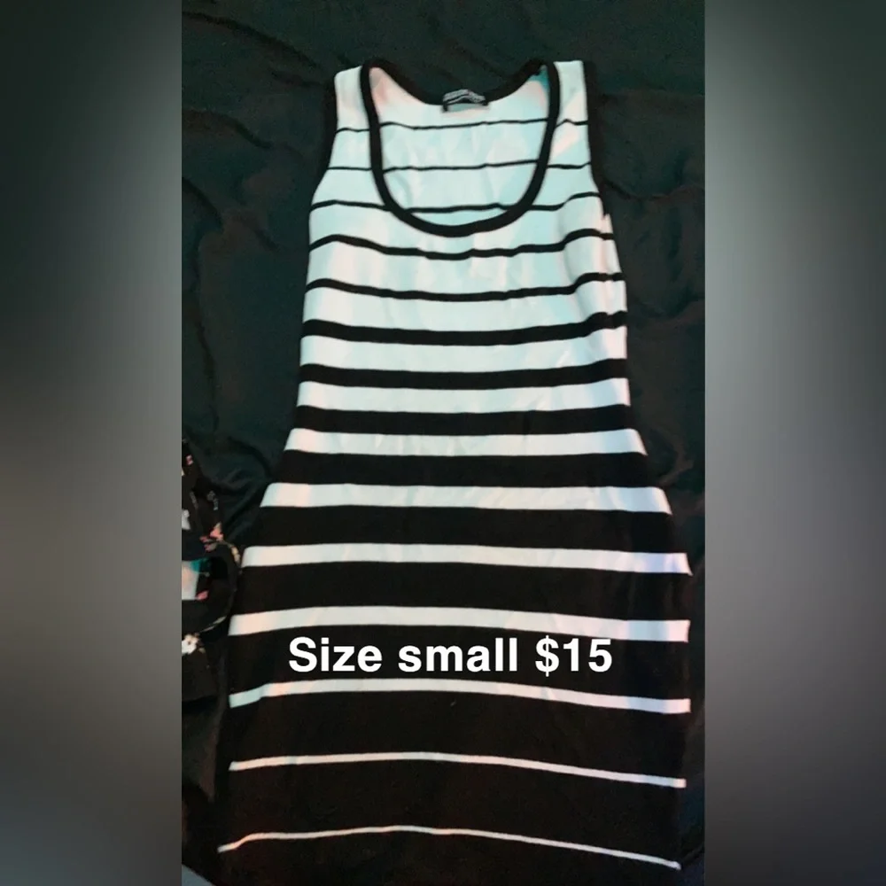 Dresses - Picture 3 of 14